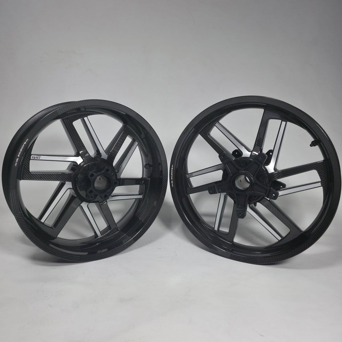 BST Reaper TEK 5.5x18'' carbon achtervelg voor Harley Davidson FXDC Super Glide Custom (2008-2014)