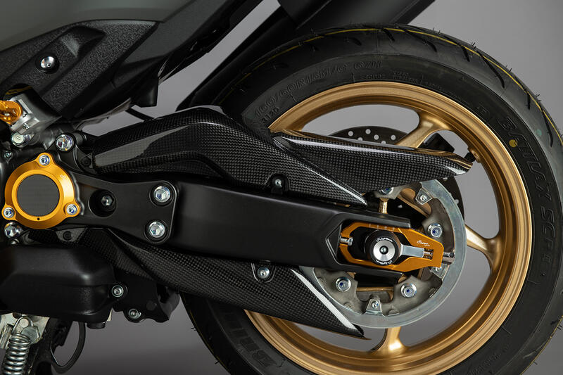Lightech carbon onderste distributieriem cover (glanzend) Yamaha T-MAX 560 (2020+)