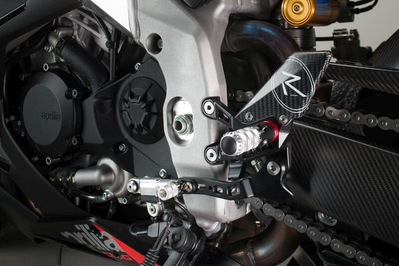 Verstelbare remschakelset met vaste voetsteunen en standaard schakelpatroon Aprilia RSV4 2018-2019