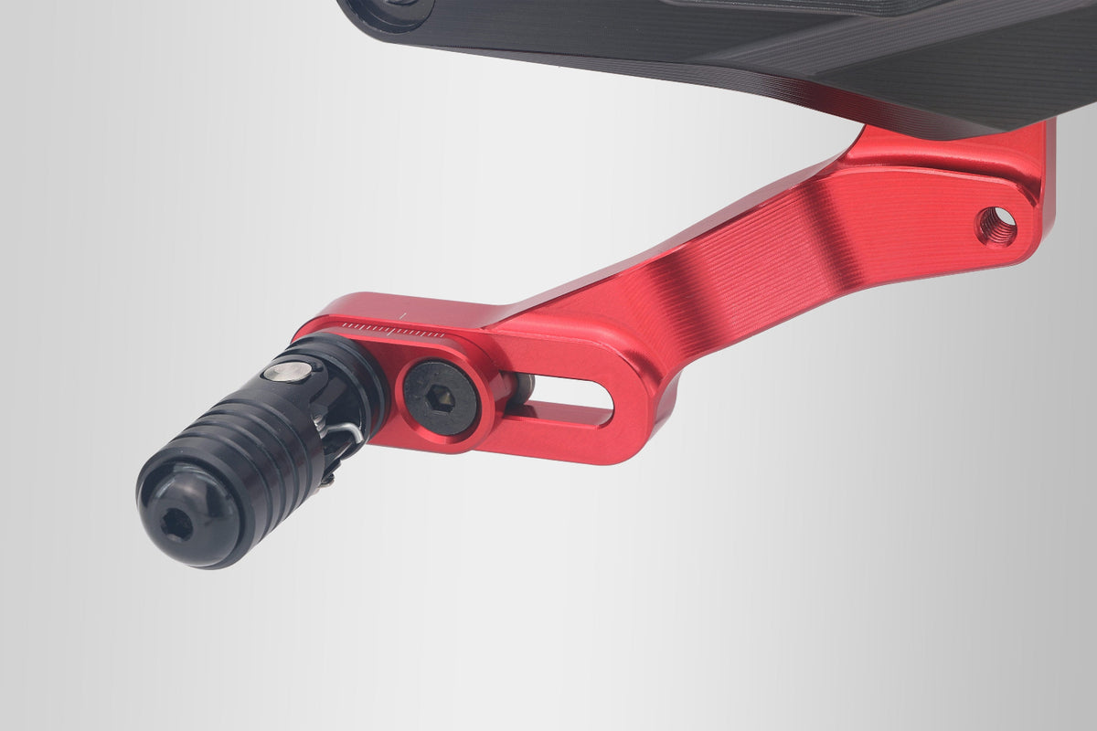 Remschakelset rearset PE420 CNC Racing Streetfighter V4 V4S detail schakelpedaal rood
