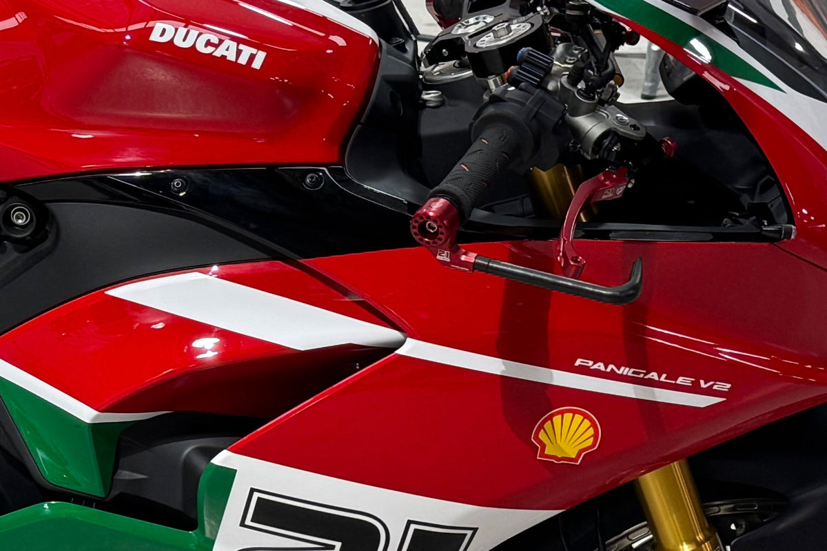 Remhendelbeschermer Troy Bayliss Limited Edition Aprilia RS 50 Factory (2007-2012) Zijaanzicht gemonteerd