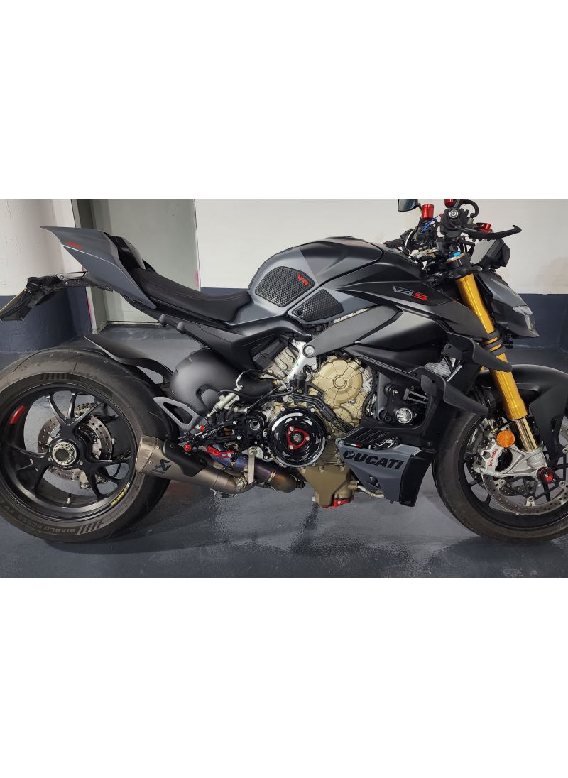 Adjustable rearsets with carbon Ducati Streetfighter V4