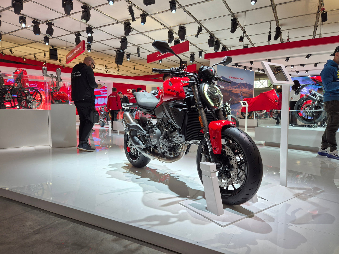 De nieuwe Ducati Monster V2 890 – terug naar de essentie