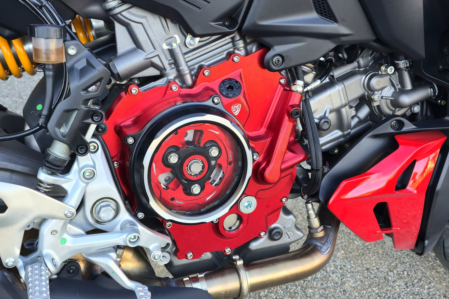 CNC Racing transparant koppelingsdeksel – Ducati V2 (2025+)