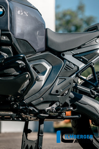 Frame driehoek-cover links voorste deel mat carbon BMW R1300GS Adventure (2024+)