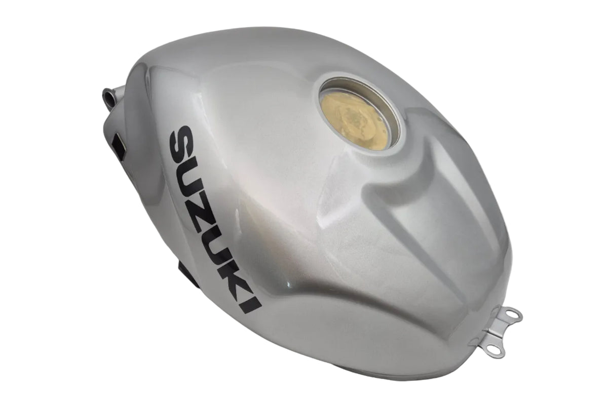 Suzuki TL1000S Flash Silver Y2D benzinetank nieuw NOS vooraanzicht