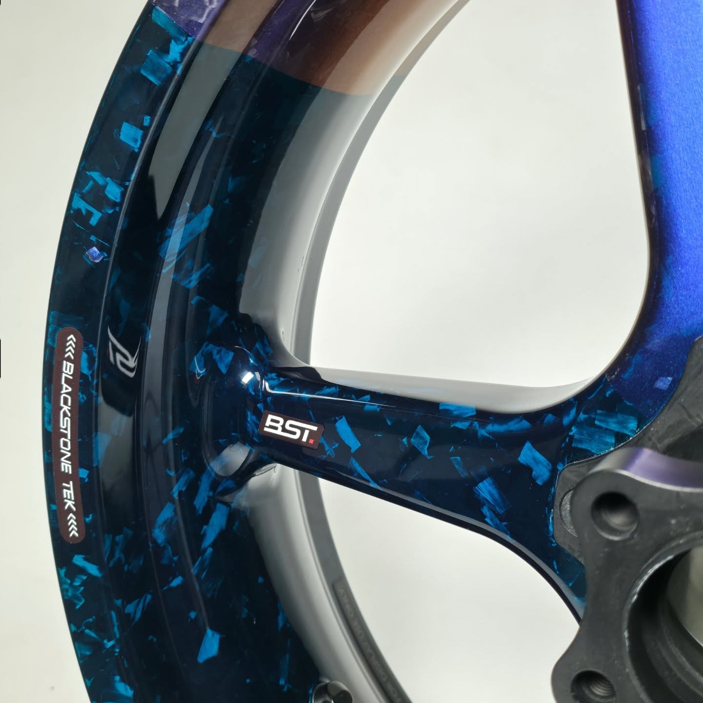 BST Star TEK voorvelg carbon 3,5 x 17" RSV4 RF 2015-2020