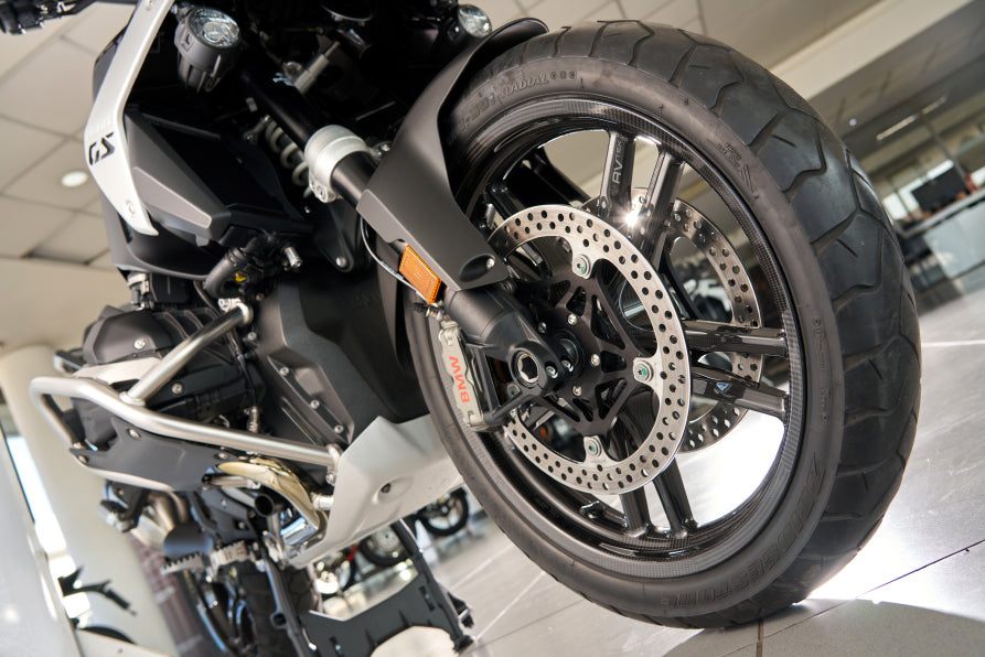 BST AV TEK Carbon Voorvelg 3,0 x 19" – BMW R1300GSA Adventure Triple Black (2024+)