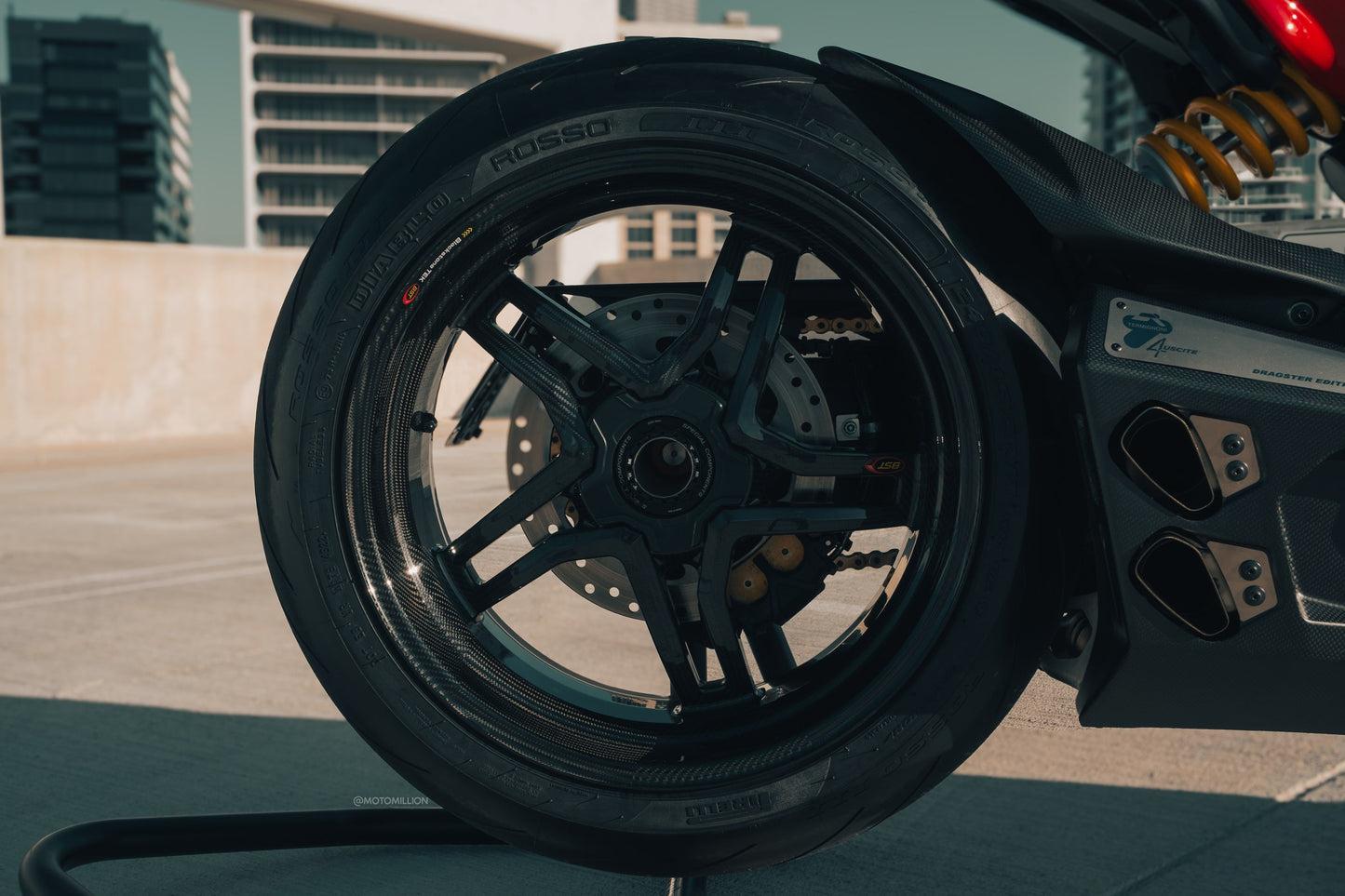 BST Carbon Achtervelg Rapid Tek 8,5 x 17" Ducati Diavel V4 (2023+)