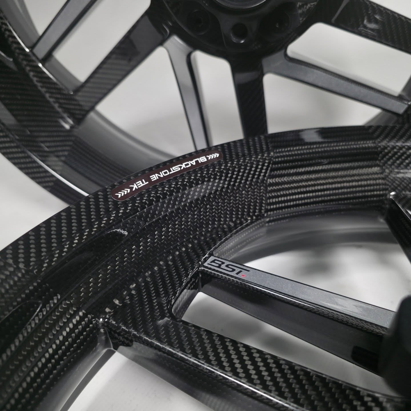 BST Reaper TEK 3.5x19" carbon voorvelg voor Harley Davidson FLFBS Fat Boy S (2018)