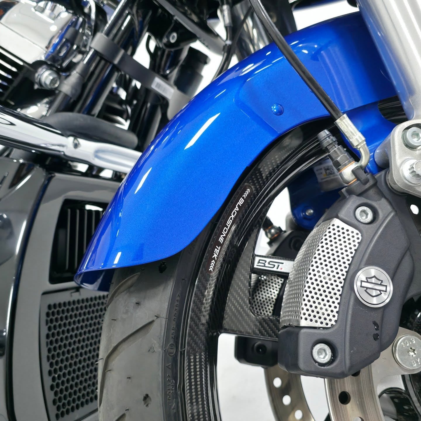 BST Reaper TEK 3.5x19" carbon voorvelg voor Harley Davidson FLFBS Fat Boy S (2018)