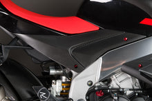 Lightech carbon onderste tank panelen (2 st.) (glanzend) Aprilia Tuono V4 Factory (2021-2022)