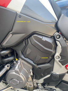 Lightech carbon panelen onder de tank (2 st.) (mat) Ducati Multistrada V4 Pikes Peak (2022+)