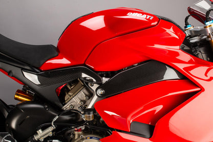 Lightech Carbon Small Panels under tanken (2 st.) (Glossy) Ducati Panigale V4 S (2018-2024)
