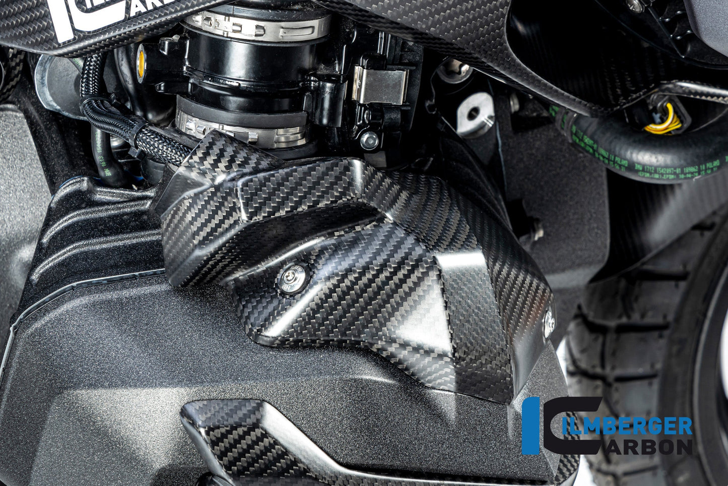 Injector Cover rechts mat carbon BMW R1300GS Adventure Option 719 Karakorum 2024+