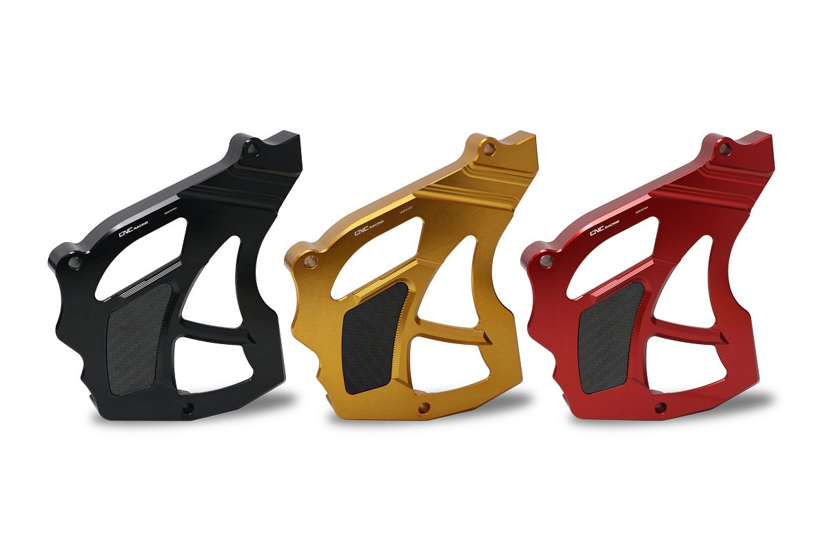 Alle drie de kleuren CNC Racing tandwielcovers voor MV Agusta – zwart, goud en rood met carbon inlay