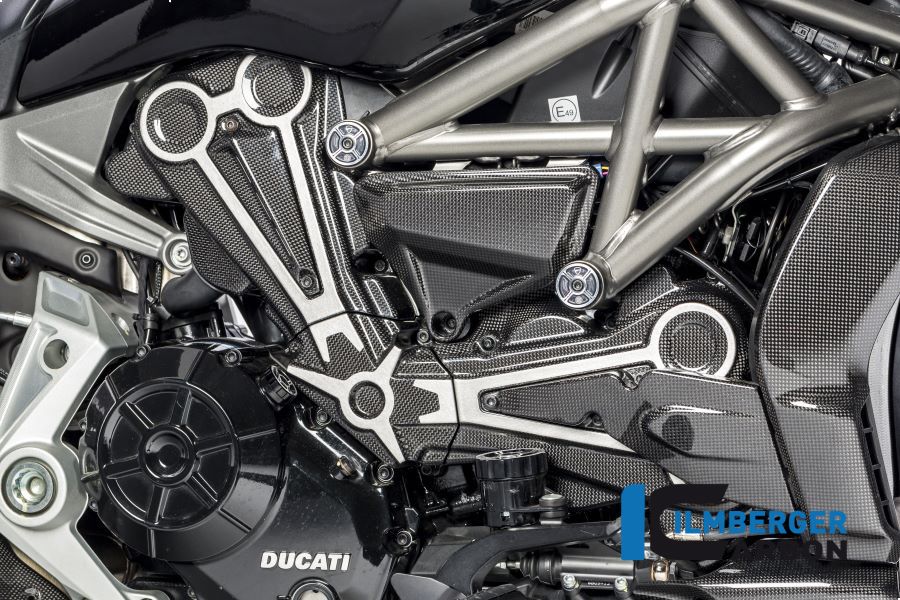 
                  
                    CAM-Anrufe umfassen Glanz mit Crome-Aufkleber Ducati Xdivel Black Star (2021-2022)
                  
                