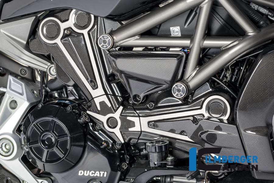 
                  
                    CAM-Anrufe umfassen Glanz mit Crome-Aufkleber Ducati Xdivel Black Star (2021-2022)
                  
                