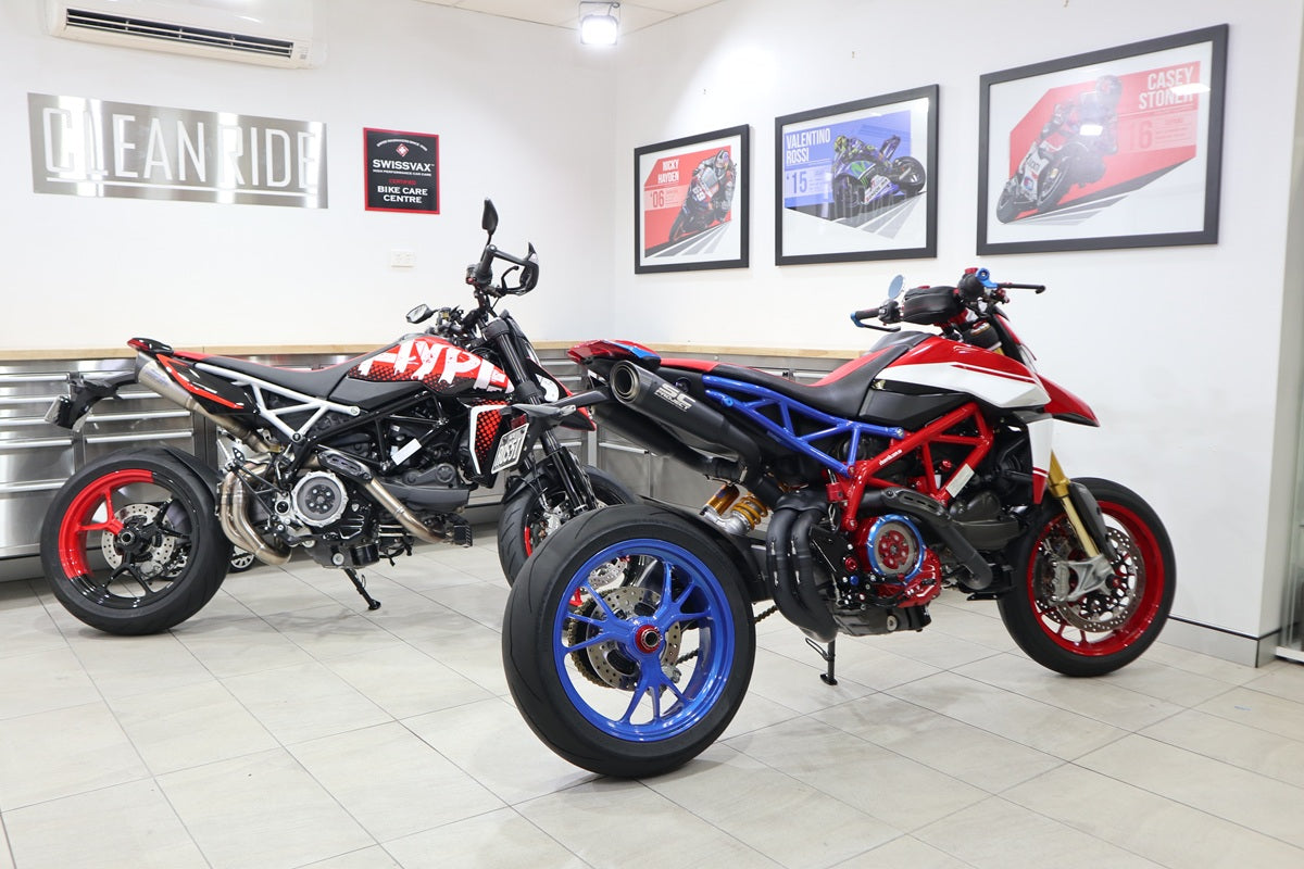 Achteras moerenset Ducati 996 (1998-2001) zwart voorbeeldfoto op Hypermotard