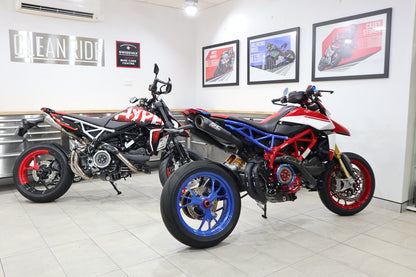Achteras moerenset Ducati 996 (1998-2001) zwart voorbeeldfoto op Hypermotard