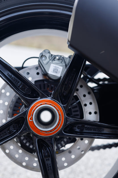 Bakre hjul baksaska på höger KTM 1290 Superduke RR (2020-2024)