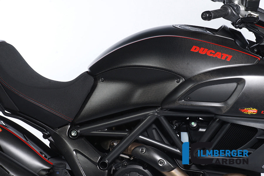Tank zijpaneel rechts carbon cover Ducati Diavel Strada (2013-2015)