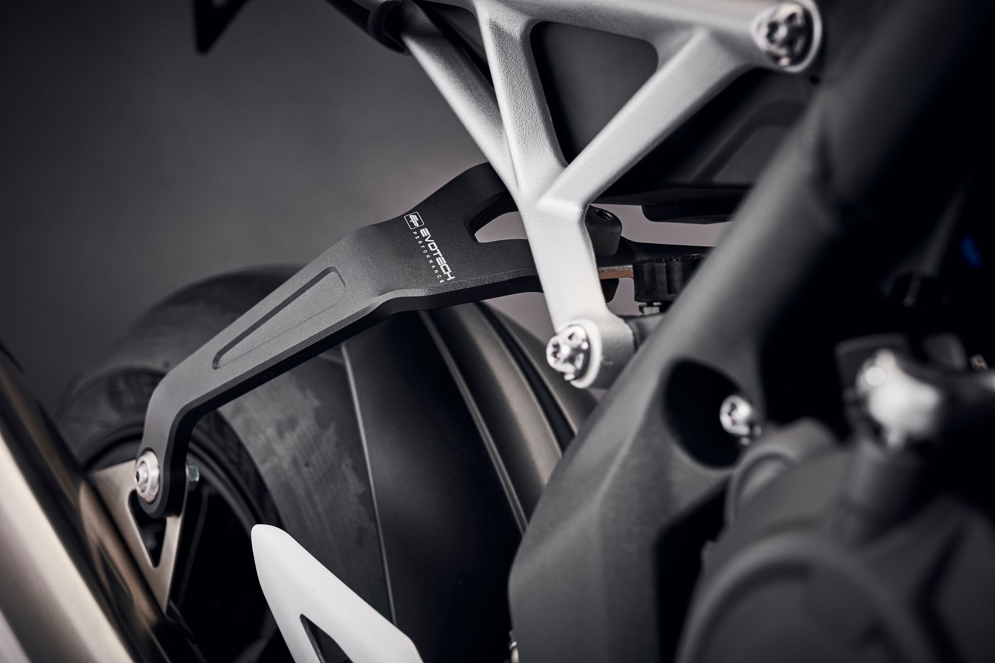 Evotech Triumph Speed Triple 1200 RS Black Uitlaatsteun (2021+)