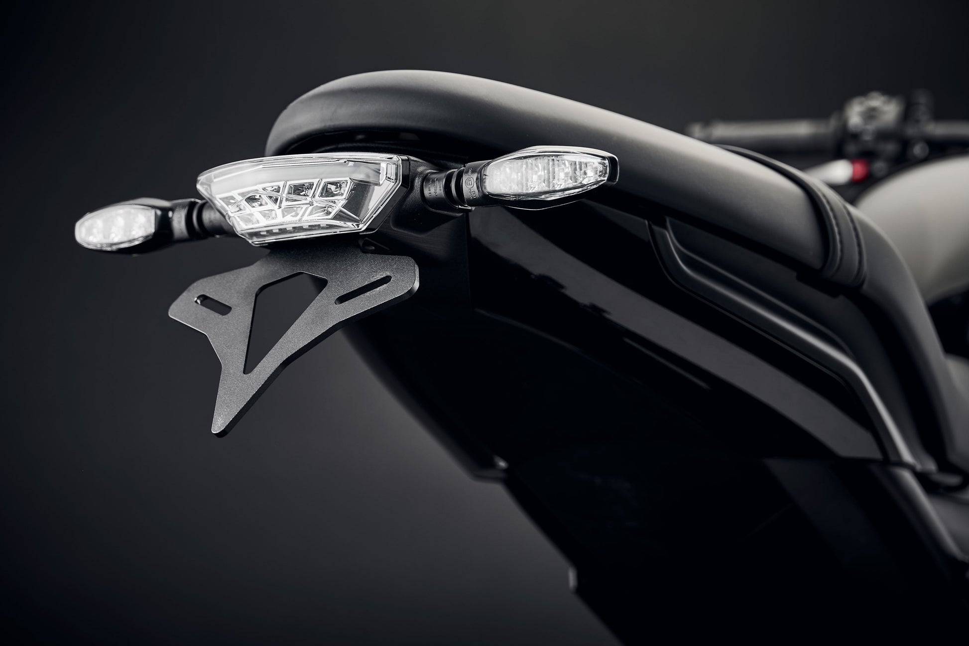 Evotech Triumph Trident Kentekenplaathouder (2021+)