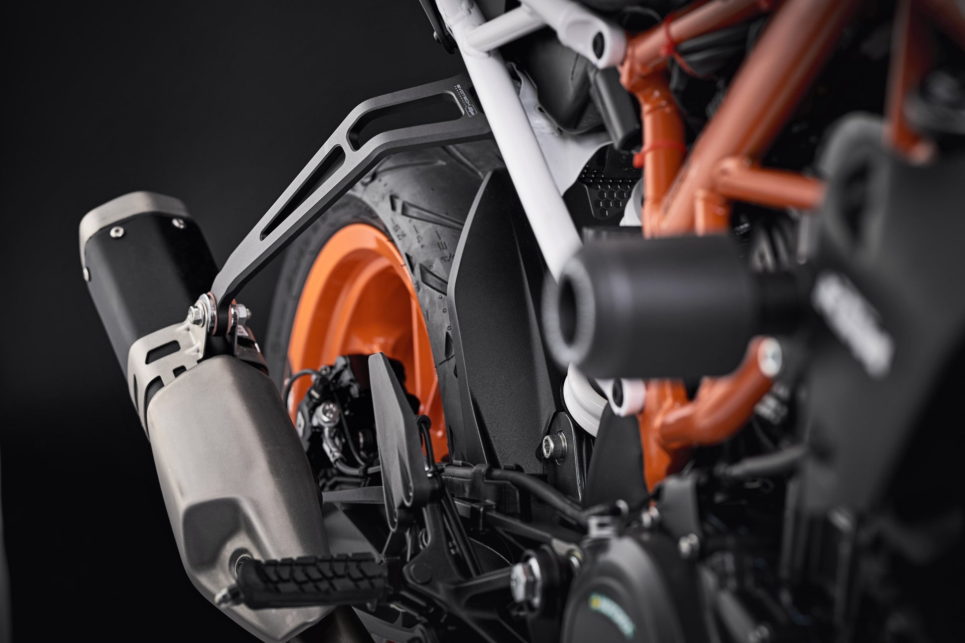 Evotech KTM 125 Duke Uitlaatsteun & Spanningsregelaar Beschermer Set (2017 - 2023)