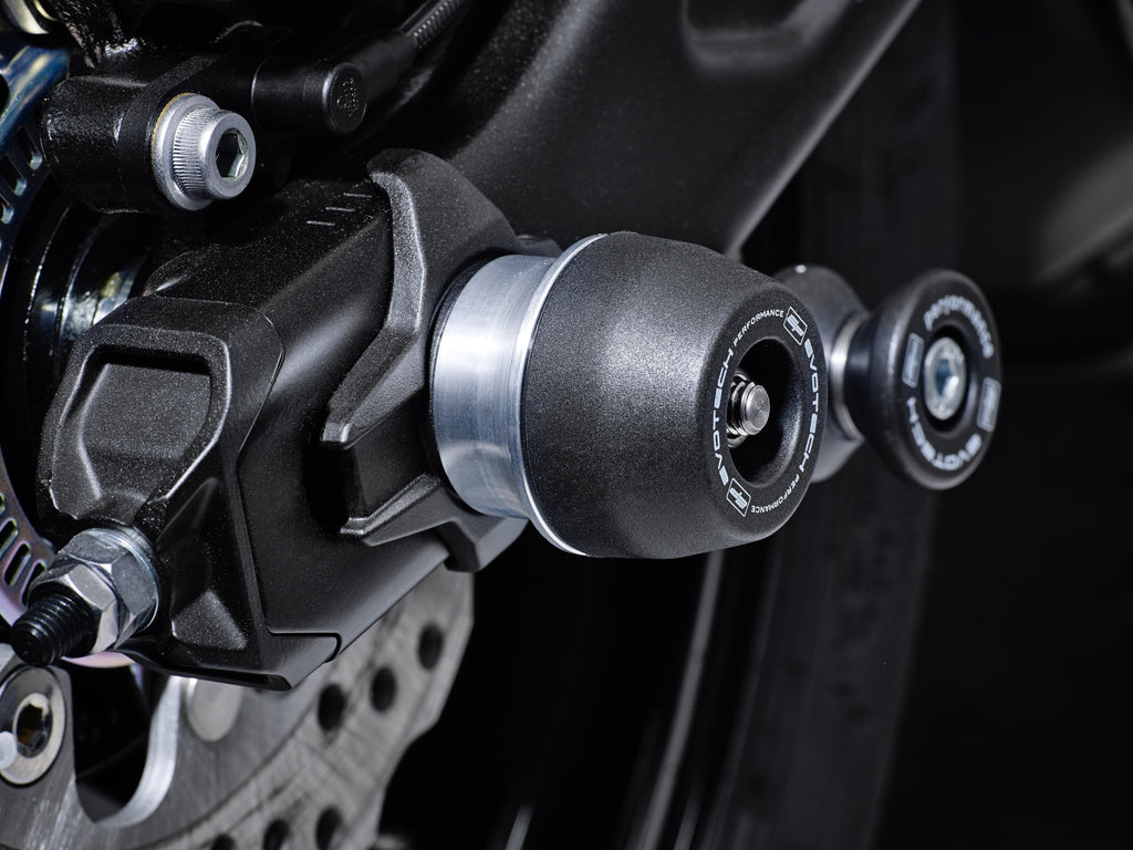 The EP spindle bobbin from EP Spindle Bobbins Kit for the Kawasaki Ninja 650 Urban is seamlessly attached to the swingarm for crash protection and is fitted near the EP Paddock Stand Bobbins.