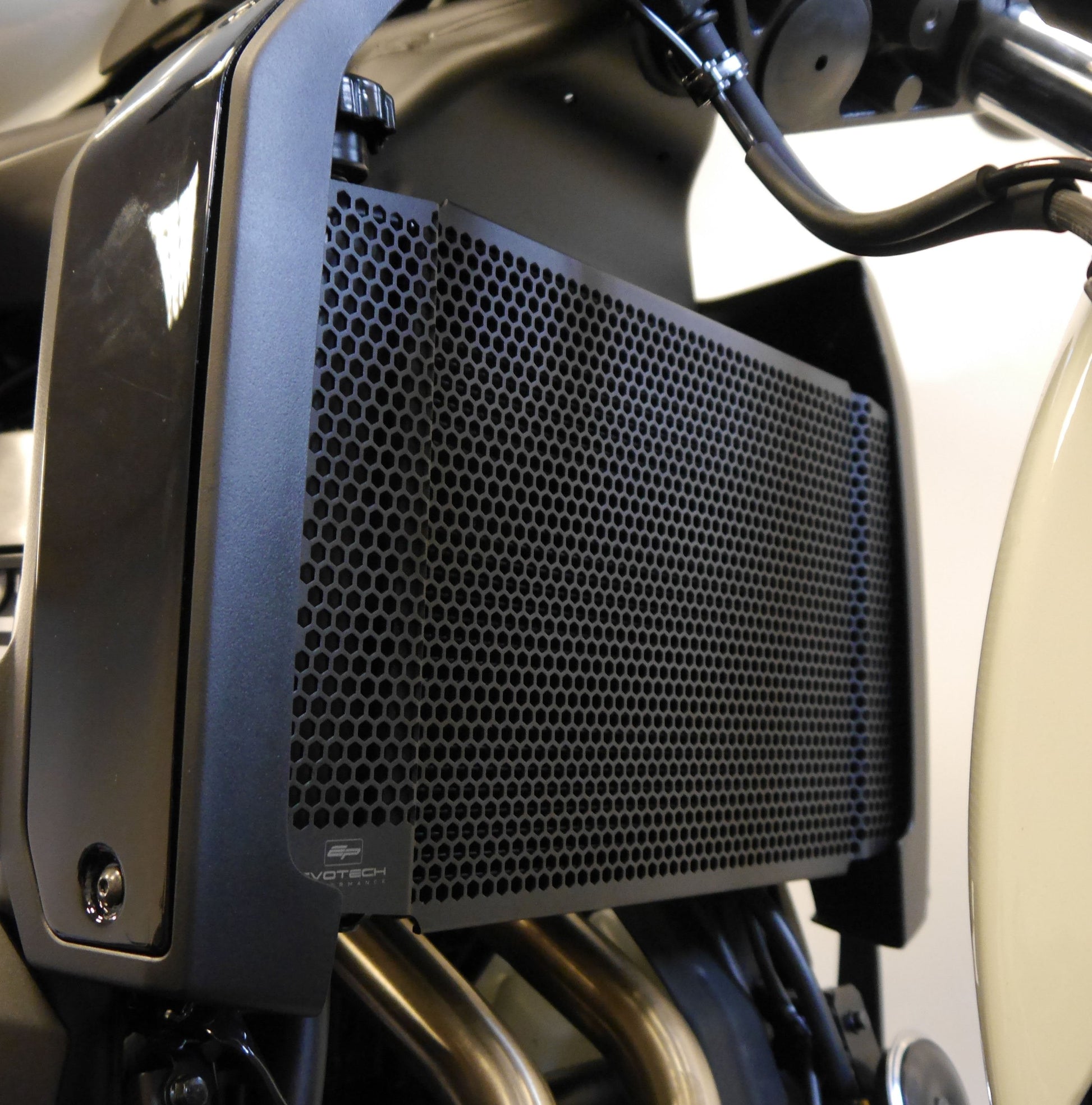 Evotech Kawasaki Vulcan S Performance Radiatorcover (2021+)