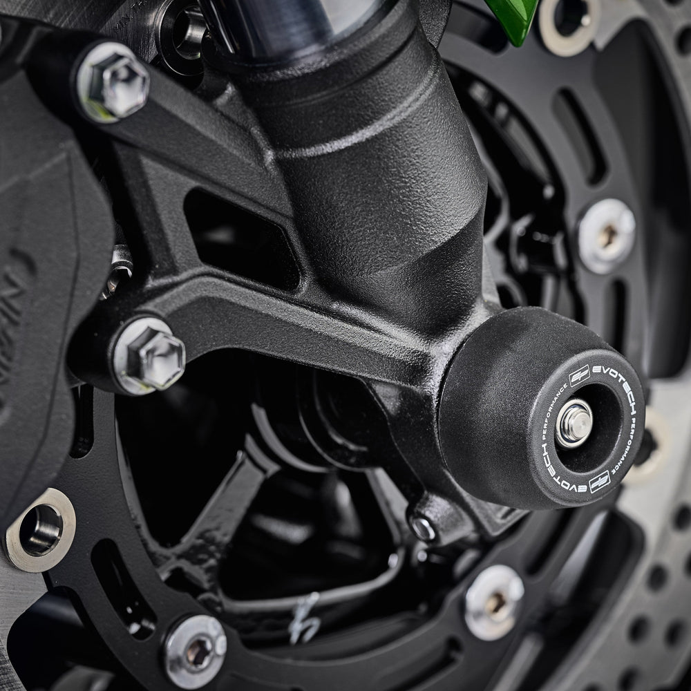 
                  
                    EP Spindle Bobbins Crash Protection fitted to the front wheel of the Kawasaki Z900RS shielding the front forks and brake calipers.
                  
                