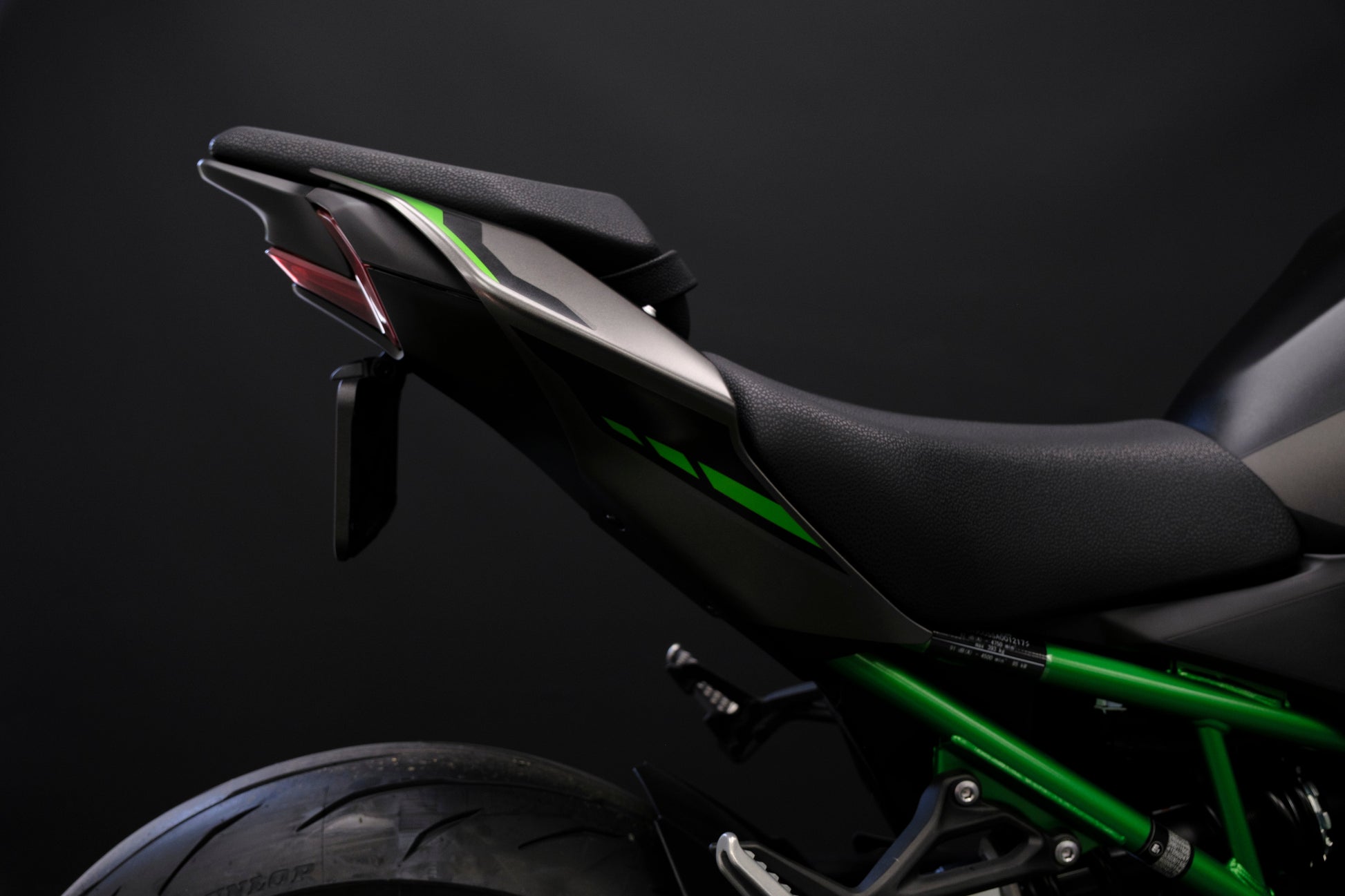 Verstelbare kentekenplaathouder Evotech - Kawasaki Z900 (2025+)