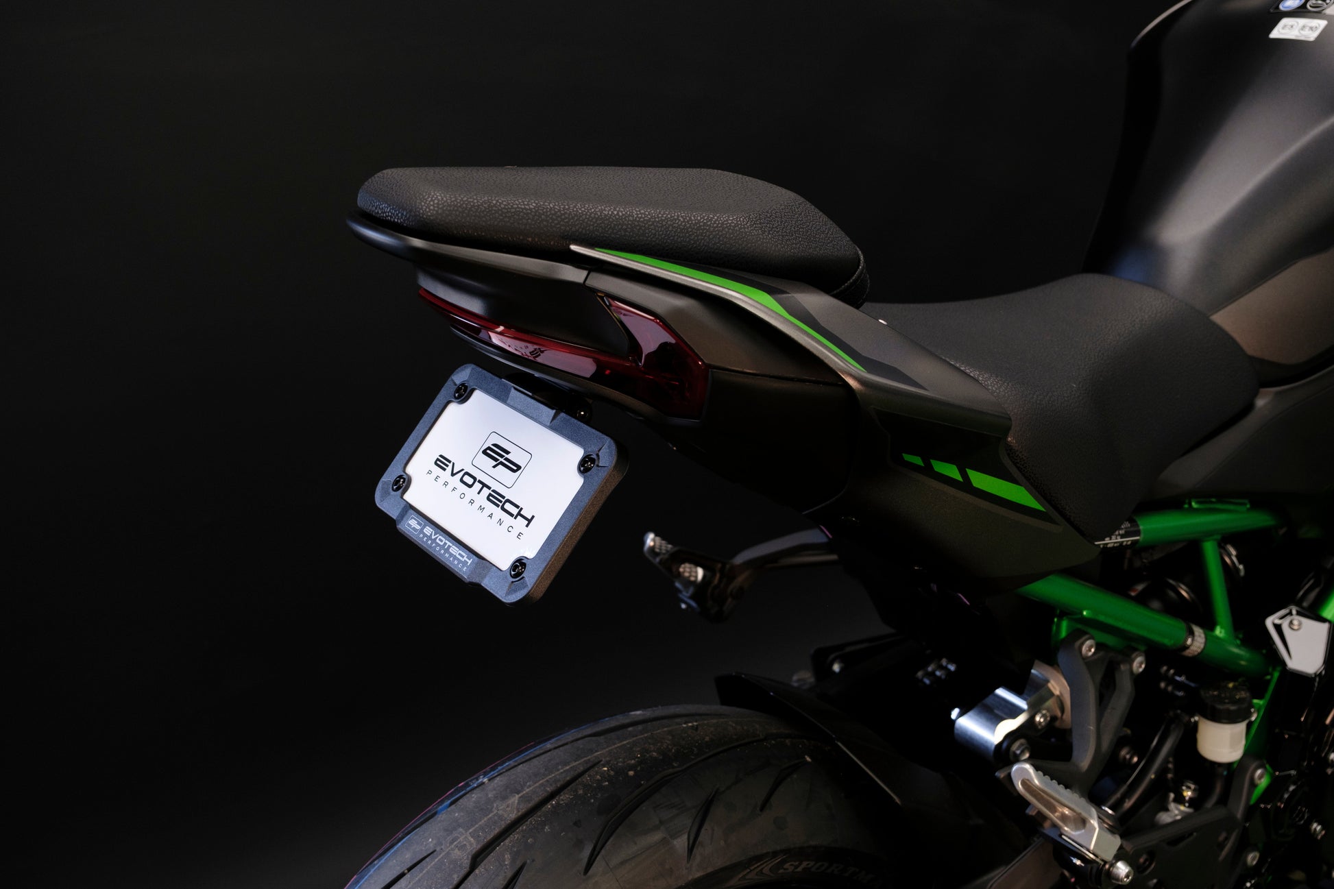 Verstelbare kentekenplaathouder Evotech - Kawasaki Z900 (2025+)