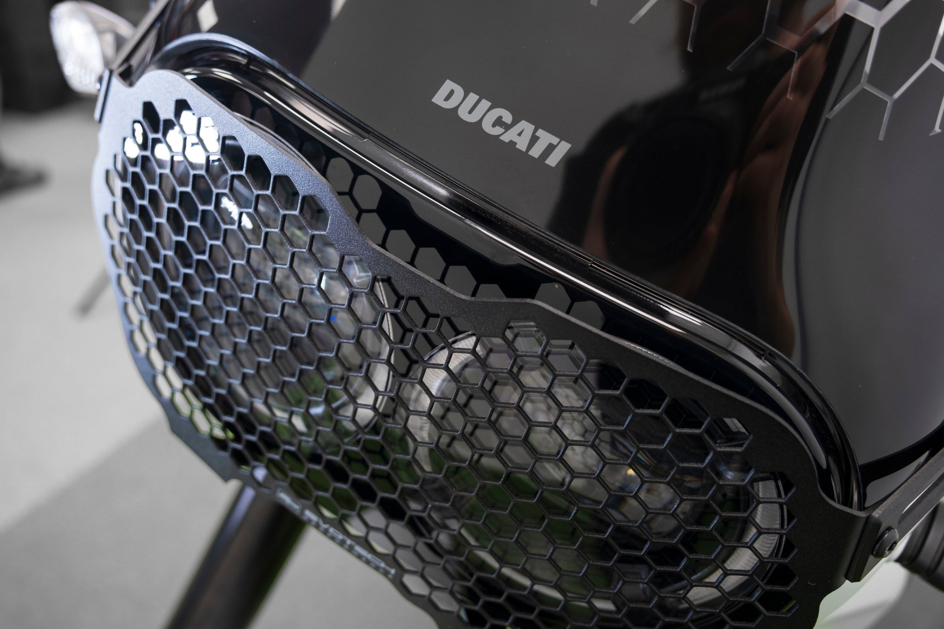Koplamp beschermer Evotech - Ducati DesertX (2021-2026) bovenaanzicht