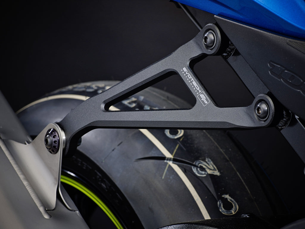 Evotech Suzuki GSX -R1000 PIGTIENTO DE ESCAPE Y PILSION Kit de eliminación de footpeg (2017 - 2022)