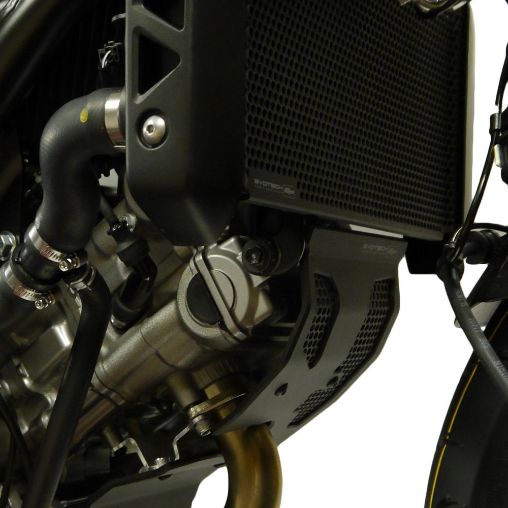 
                  
                    Close up of the EP Radiator Guard for Suzuki SV650
                  
                