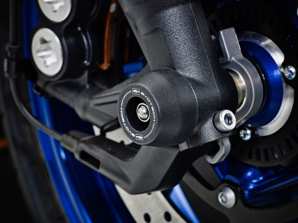 EP Spindle Bobbins Crash Protection seamlessly added to the front wheel of the Yamaha Tracer 900 ABS offering front fork protection.