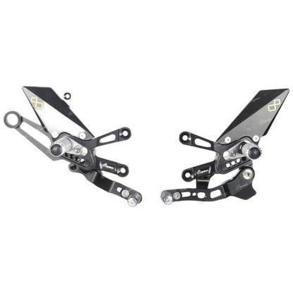 Interruptor de freno ajustable Conjunto con reposapiés fijos y patrón de interruptor viceversa (cambio de GP) Aprilia Tuono V4 1100 Factory 2021+