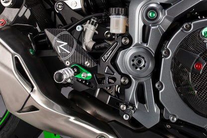Justerbar bromsbrytare med fällbara fotstöd Kawasaki Z900 SE 2022-2024