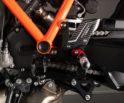 Enlace de freno ajustable Conjunto con reposapiés plegables KTM Super Duke 1290 R 2020+