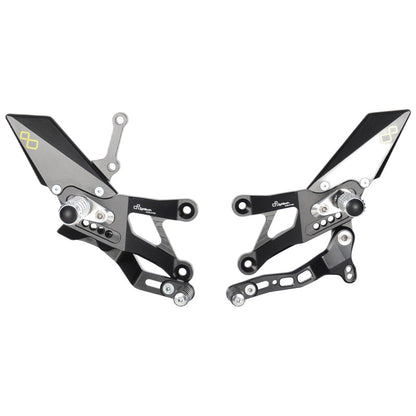 Verstelbare remschakelset met vaste voetsteunen en standaard schakelpatroon Yamaha R3 2015+