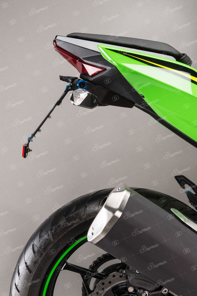 Kit Lightech registreringsskylthållare - Innovation möter Elegance - Kawasaki Ninja 400 2017-2023