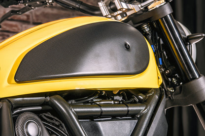 Aluminium boutenset (2 st.) voor carbon tankcovers Ducati Scrambler 800 Full Throttle (2023+)