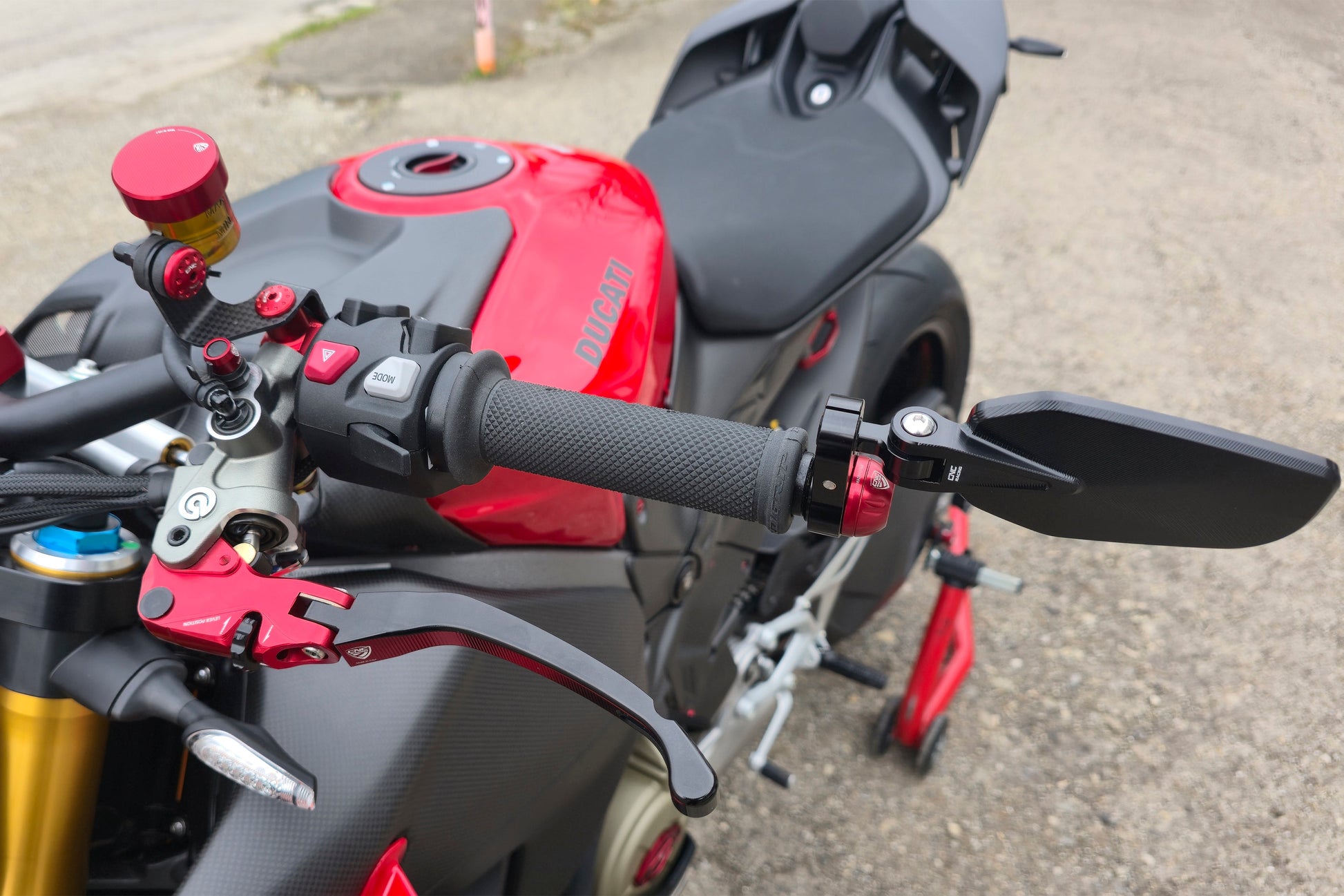 Opklapbare-koppelingshendel-met-horizontale-verstelknop-Ducati-Monster-1200-S-2017-2021