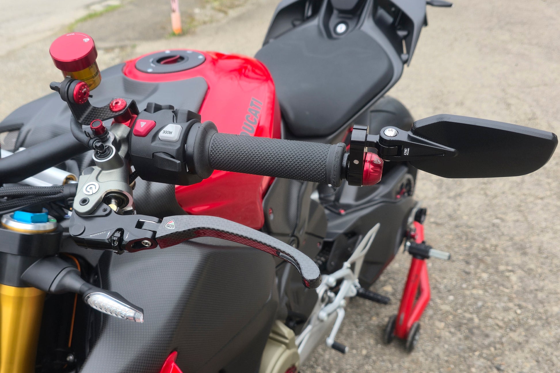 Carbon opklapbaar koppelingshendel - met rollende verstelknop Ducati Multistrada V2 (2022+)
