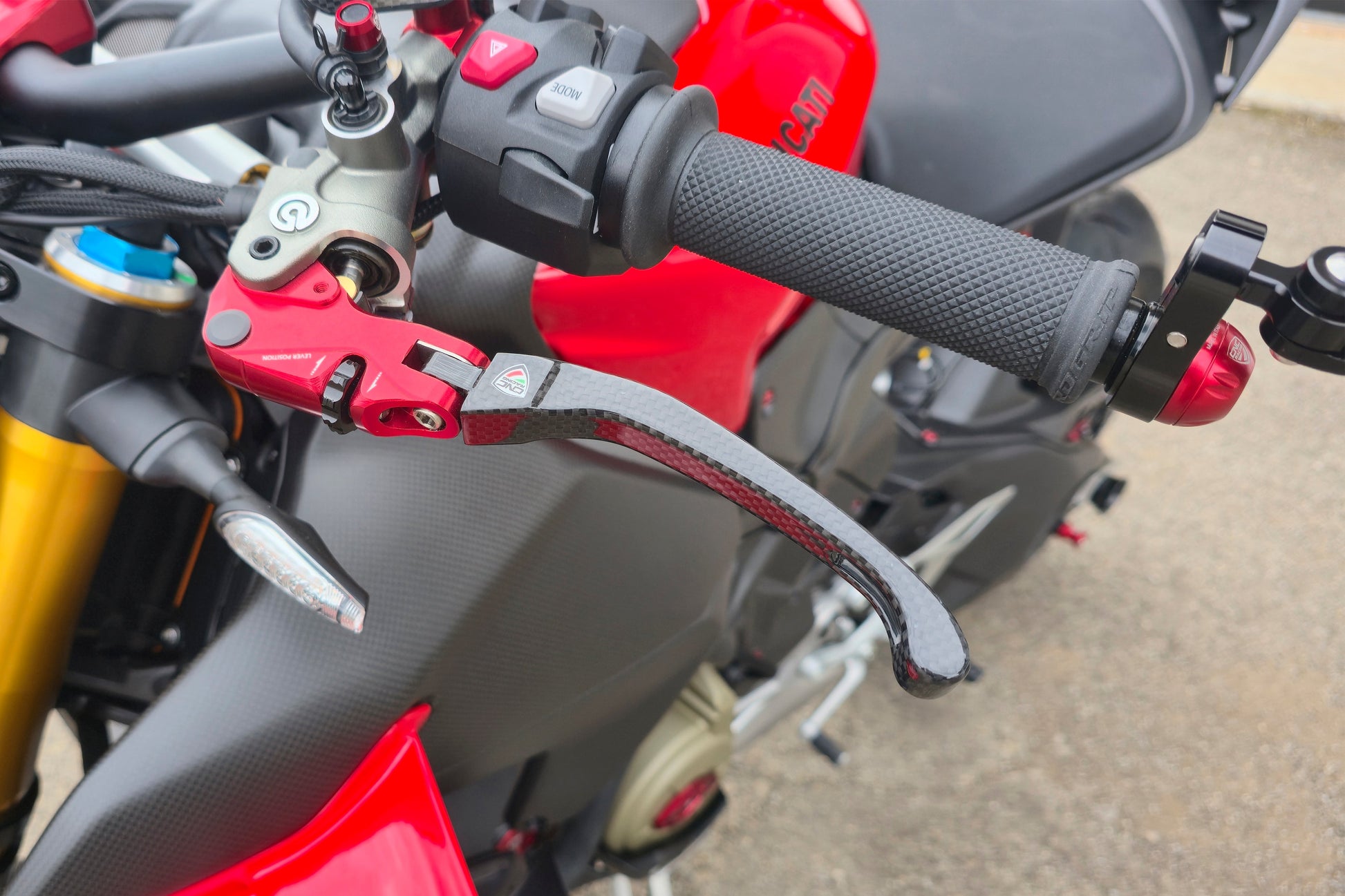 Carbon opklapbaar koppelingshendel - met rollende verstelknop Ducati Monster 1200 S (2014-2016)