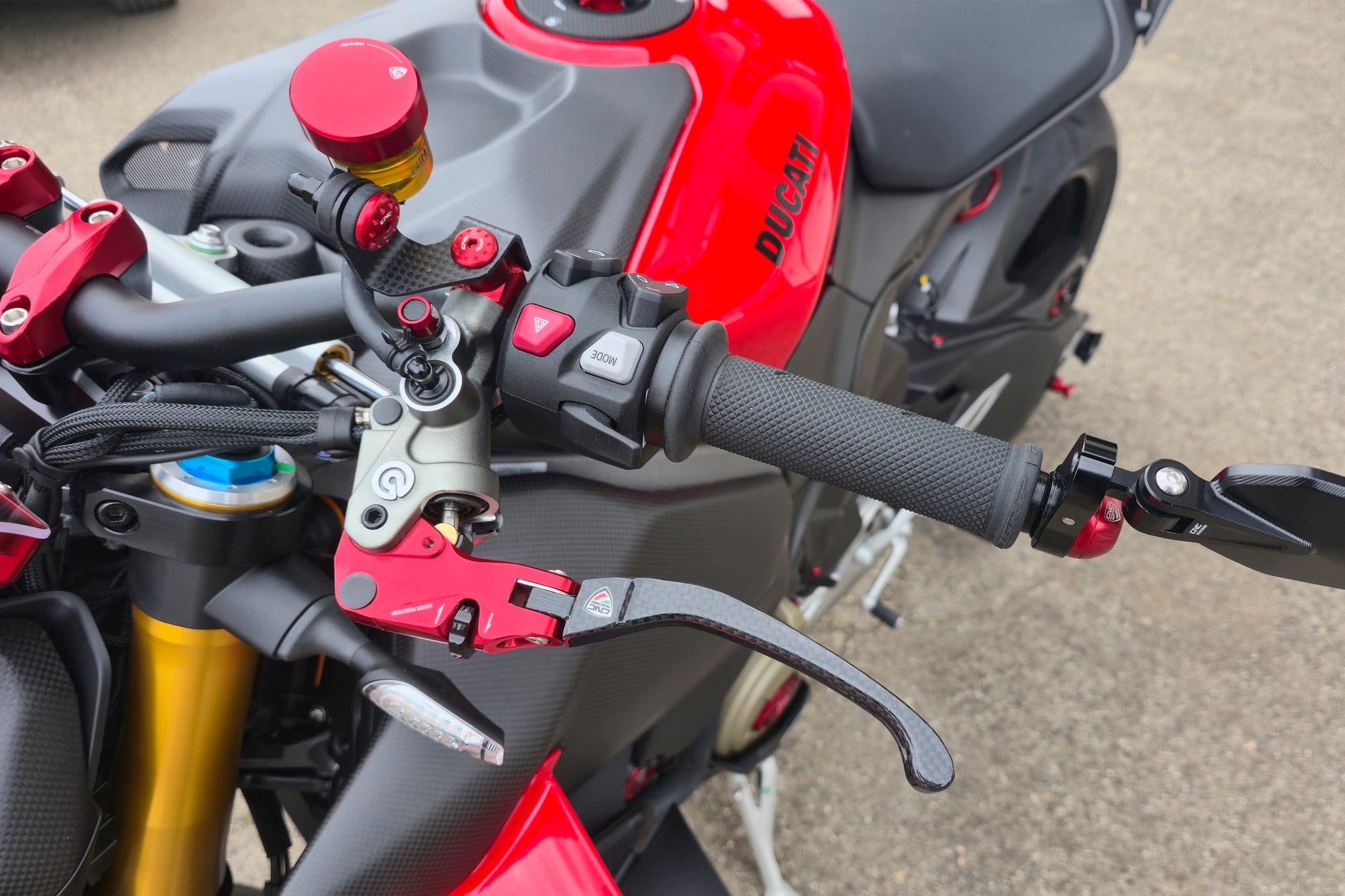 Carbon opklapbaar koppelingshendel - met rollende verstelknop Ducati Multistrada 1200 Enduro (2016-2018)