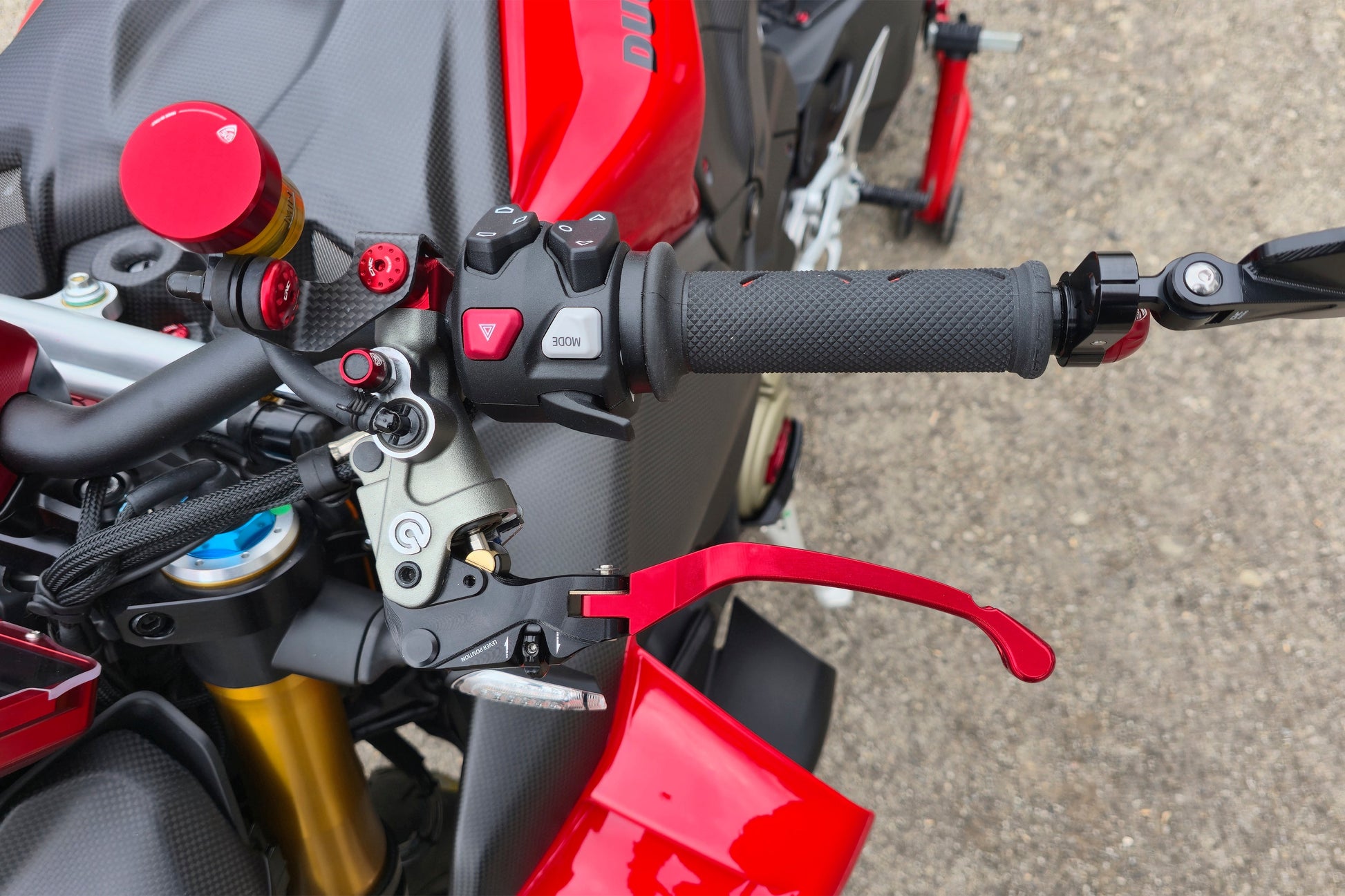 Opklapbare-koppelingshendel-met-horizontale-verstelknop-Ducati-Multistrada-950-S-2019-2021