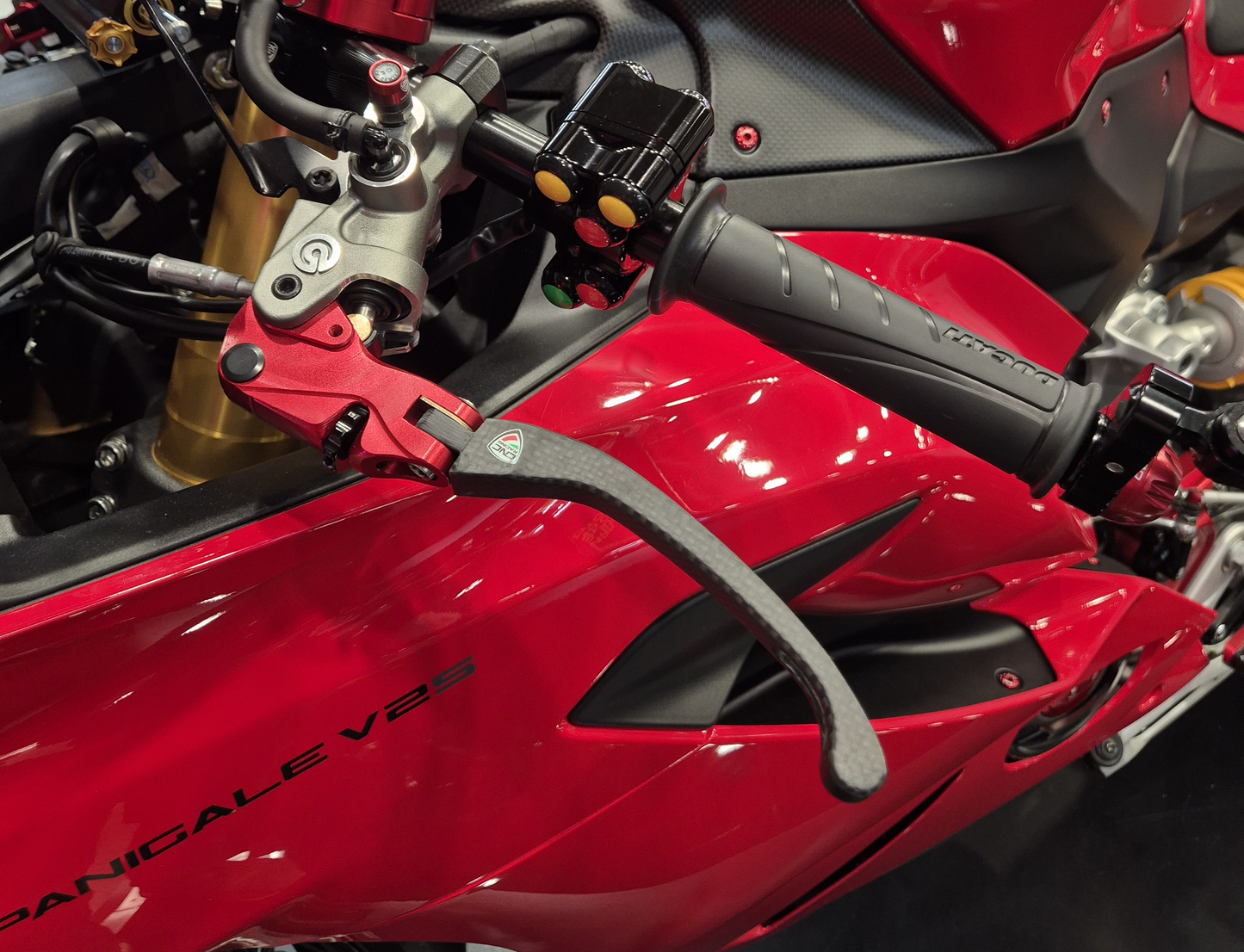 Carbon opklapbaar koppelingshendel - met rollende verstelknop Ducati Monster 1200 (2017-2021)